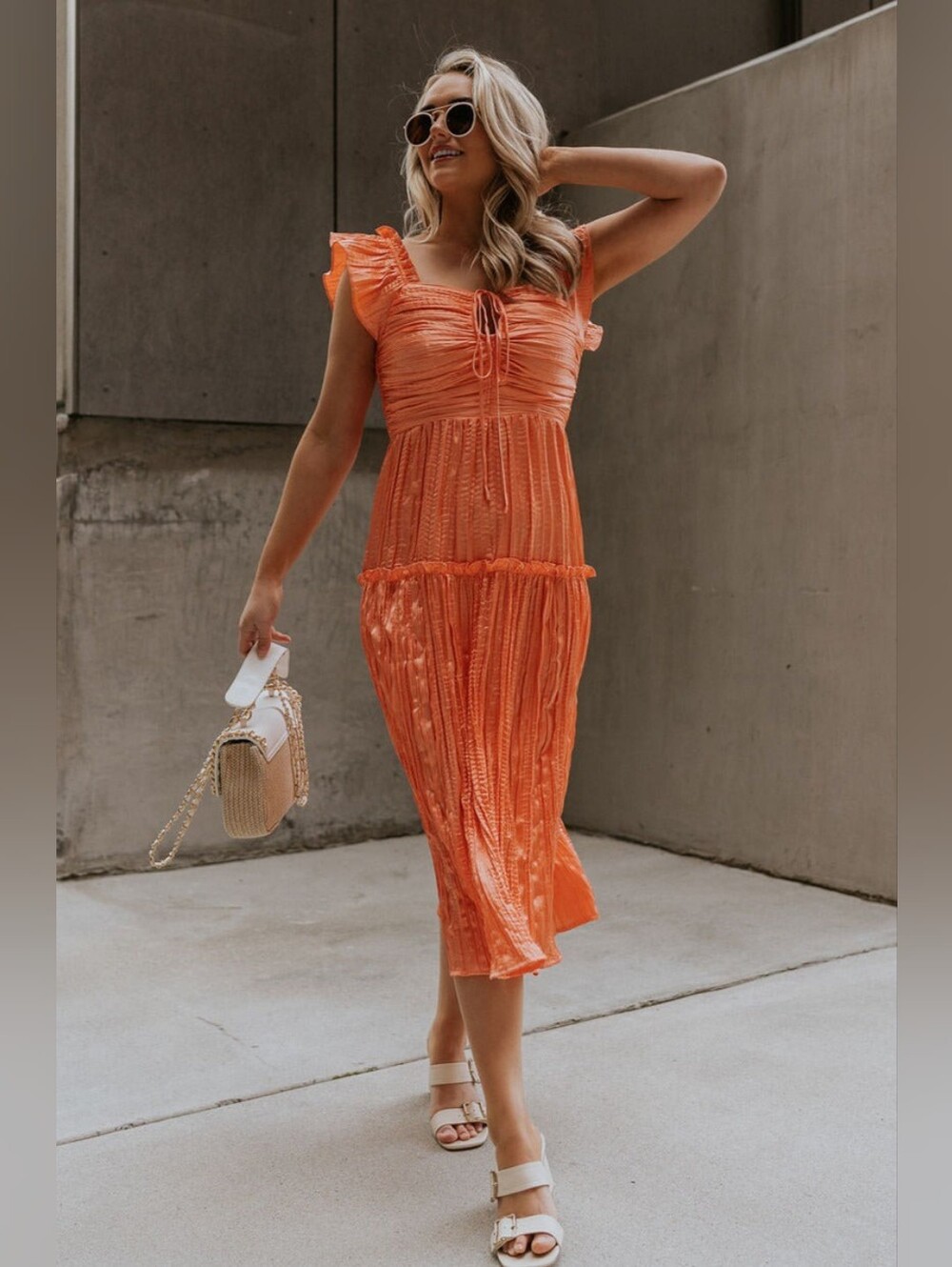 ENTRO Flutter Sleeve Dress